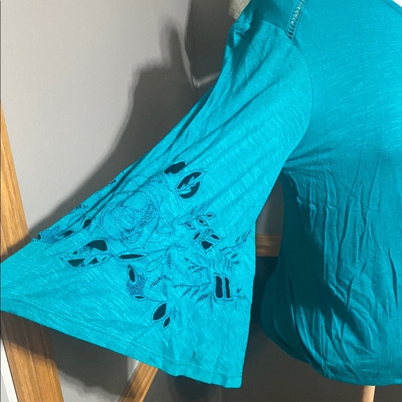 Maurices turquoise Teal V-Neck Wrap Top with bell cut out sleeves size S - Picture 7 of 12